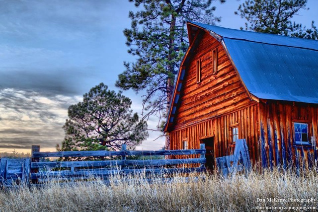 Black-Hills-SD/640x480_SD Barn.jpg